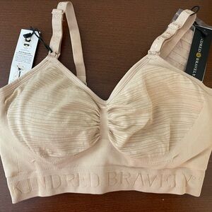 Kindred Braverly nursing and pumping bra- brand new! Size medium!